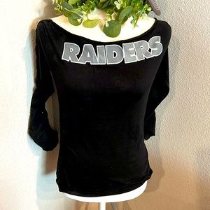 Raiders Off-the-Shoulder T-shirt